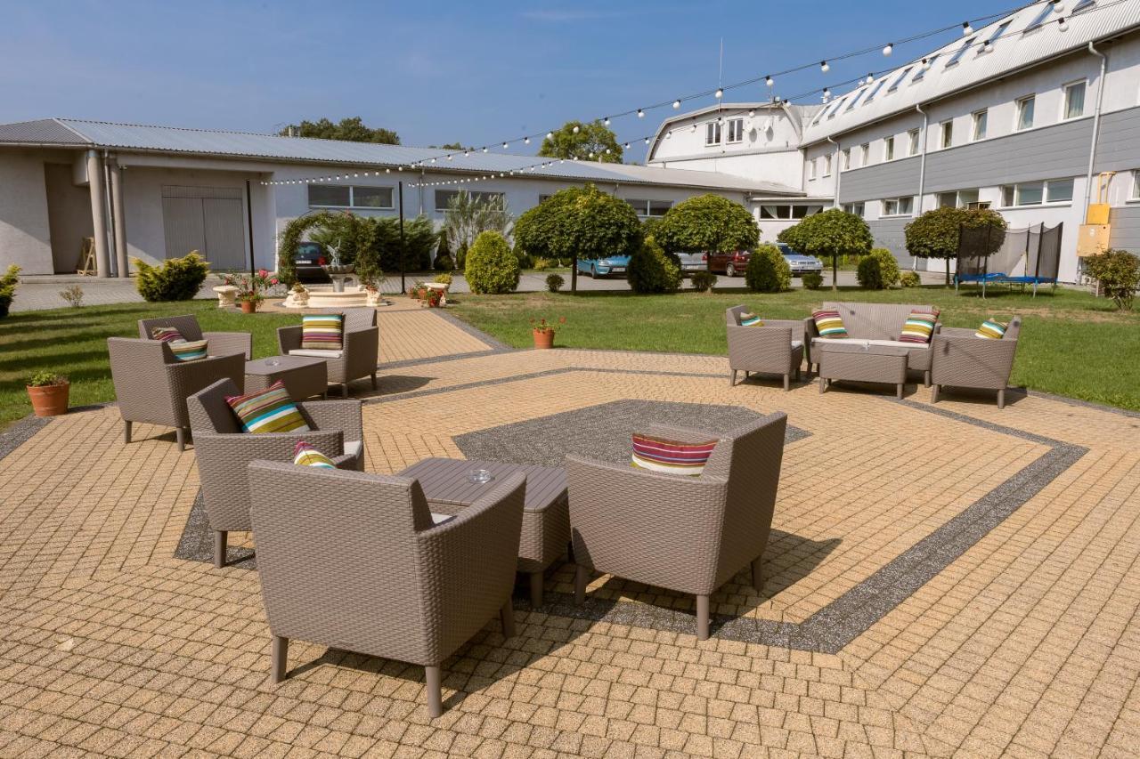 Hotel Sezam Machowa ภายนอก รูปภาพ